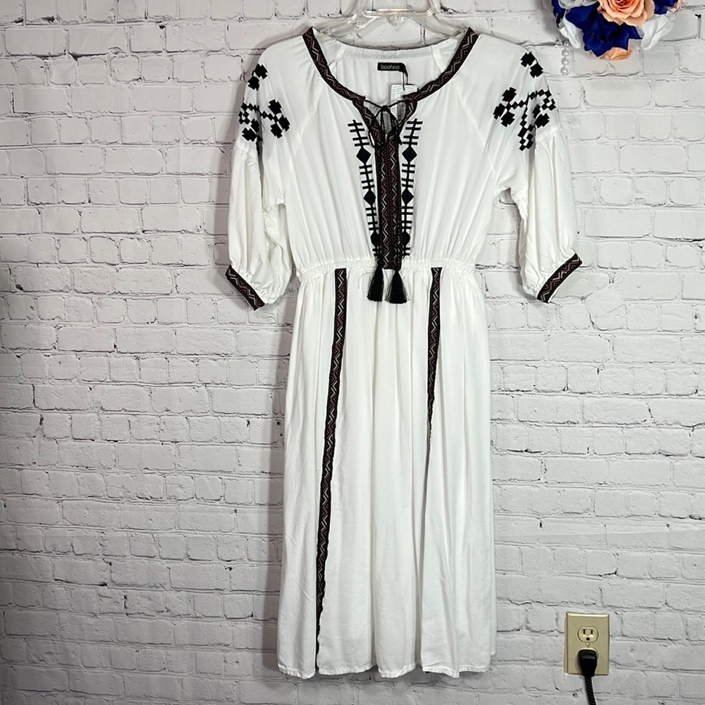NWT Boohoo Delia Embroidered tape detail midi dress